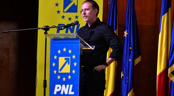 Florin Cîțu, premiat la Gala Tineretului Național Liberal: Premierul le-a cerut tinerilor din partid să-l apere