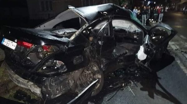 Un șofer de 83 de ani a produs un accident teribil pe o șosea din Neamț