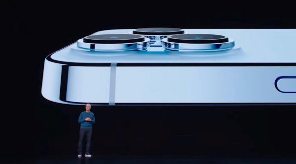 Apple și-a lansat noua gamă iPhone 13. Notch-ul rezistă. Ce modele permit stocare de 1TB și când vor fi disponibile în magazine