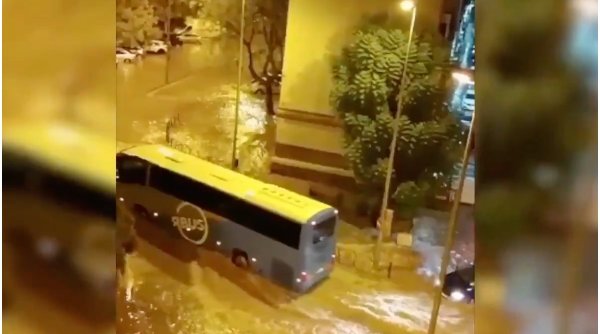 Inundații masive în Spania, unde străzile au fost transformate în râuri
