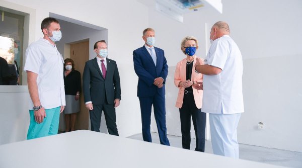 Priză ieșită din perete în camera de spital în care a fost dusă președinta Comisiei Europene: ”Cine v-a lucrat aici?”