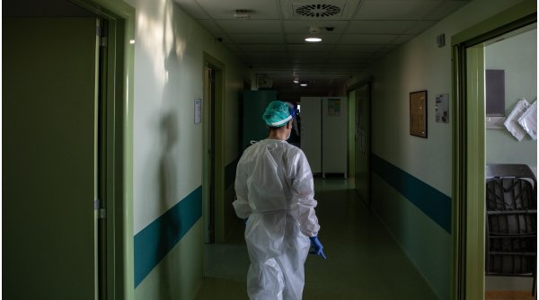 Un buzoian a murit acasă, după ce a așteptat două ore pe holul spitalului. 