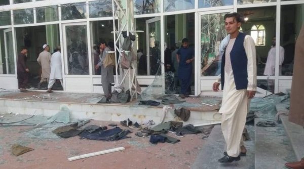 Atentat la Kandahar. Cel puțin 16 oameni au murit într-un atac cu bombă la o moschee, în timpul rugăciunilor. ISIS-K, prim suspect