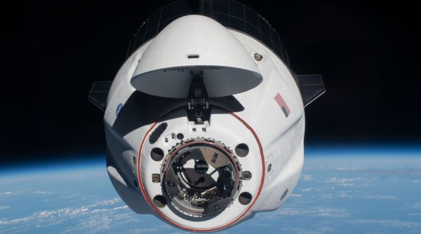 SpaceX, extremă urgență! S-a defectat wc-ul de pe capsula Crew Dragon, care urmează să aducă patru astronauți pe Pământ