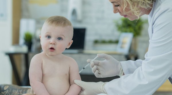 Cât de des provoacă vaccinurile anti-COVID probleme cardiace la copii 