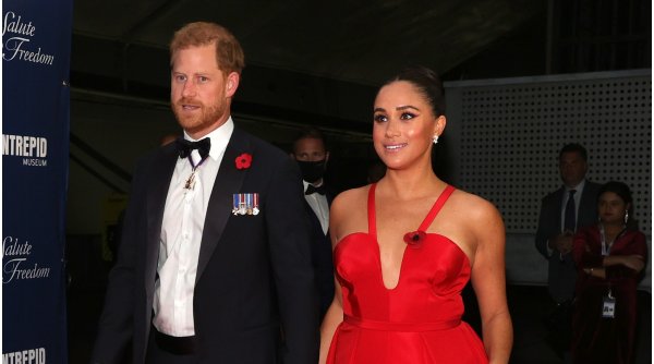Cele mai bune fotografii ale lui Meghan Markle și ale Prințului Harry de la primul lor eveniment pe covorul roșu după mai mult de un an