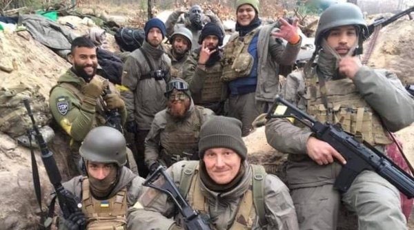 Cine sunt străinii care s-au alăturat armatei ucrainene pentru a opri invazia rusească. Șeful Legiunii Internaționale de Apărare Teritorială: ”Au venit inclusiv din Coreea de Sud”