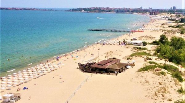 Panică pe o plajă din Bulgaria. Fragmente de rachetă rusească au fost aduse de valuri la mal