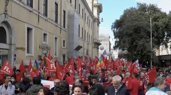 Manifestație cu peste 100.000 de oameni la Roma, împotriva războiului din Ucraina: 