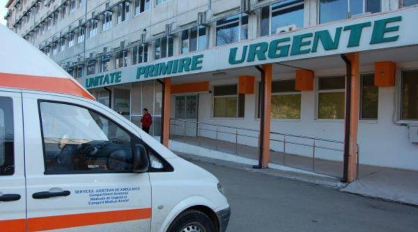 Medici din Focșani, urmăriți penal în cazul morții unei fete de 17 ani după cezariană. Polițiștii au făcut percheziții la Spitalul de Urgență 