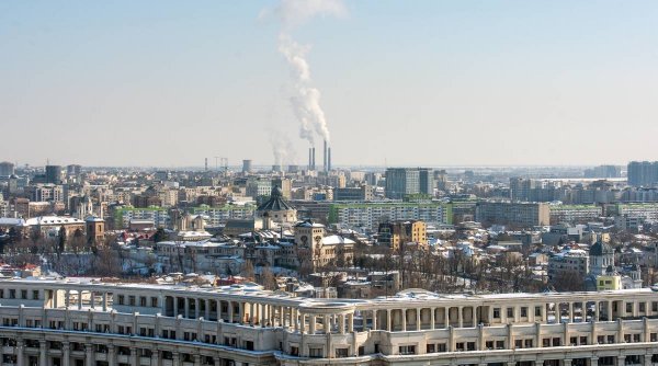 România rămâne în frig. Locuitorii din marile orașe îngheață în apartamente din cauza avariilor și datoriilor