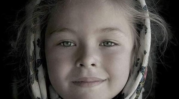 Portretul unei fetițe din Maramureș, cea mai premiată fotografie din lume. Yelena, opera unui artist născut în România