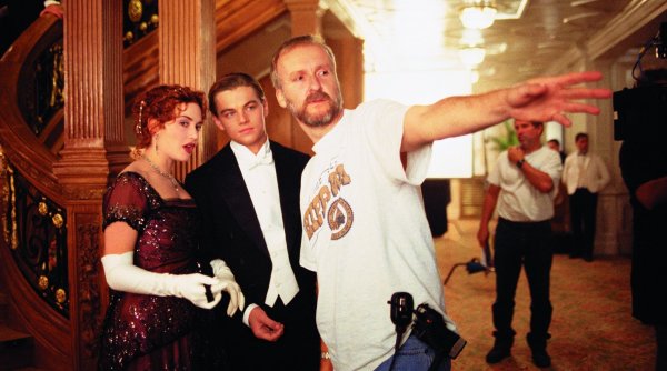 James Cameron a povestit cum a fost cât pe ce să nu-i dea rolul lui DiCaprio în Titanic: 