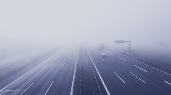 Avertizare pentru șoferii care circulă pe autostrăzile A1 și A2! Ceață densă și vizibilitate redusă