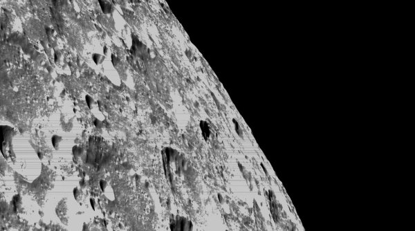 Imagini spectaculoase cu Luna, realizate de la o distanță foarte mică, publicate în premieră de NASA