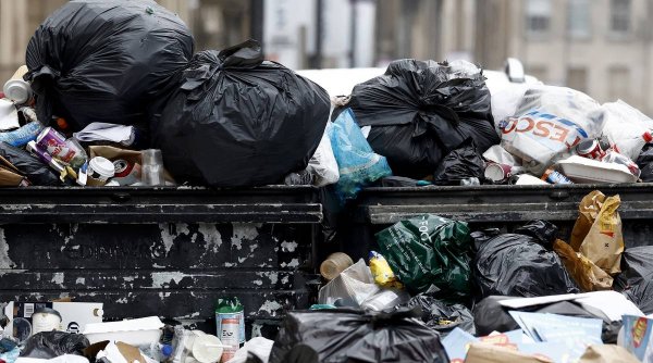 Tarifele pentru colectarea gunoiului vor creşte în toată ţara. Care este motivul