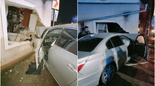 Un tânăr de 19 ani s-a înfipt cu BMW-ul într-o casă. Mașina a dărâmat zidul și a ajuns în dormitorul oamenilor