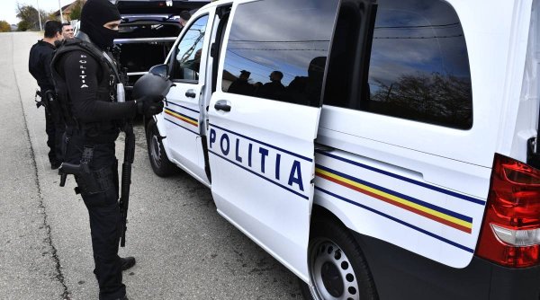 Dealer de droguri din România, prins în flagrant când ridica un colet trimis, cu autocarul, din Spania