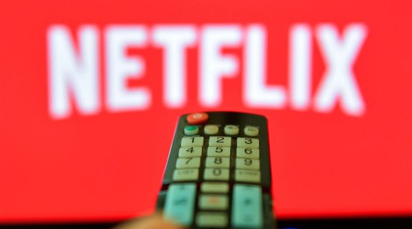 O nouă restricţie la Netflix: Abonamentul va fi disponibil doar în propria locuință. Cum va fi monitorizată activitatea contului