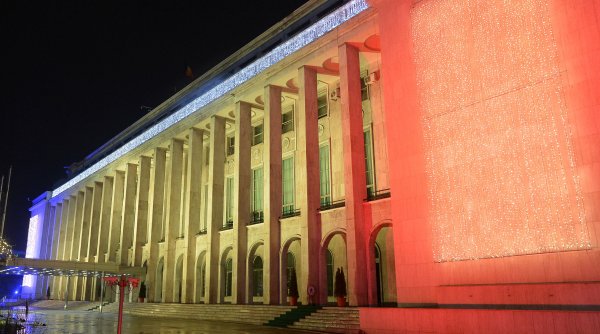 Palatul Victoria, iluminat în portocaliu de Ziua Mondială de Luptă Împotriva Cancerului