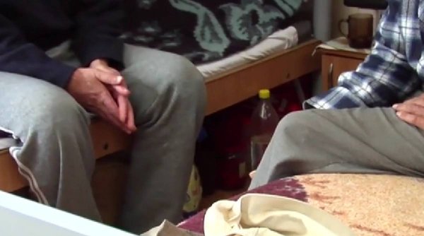 Mizerie, alimente expirate și rugină în camere, în 50 de cămine de bătrâni din România. Inspectorii ANPC au închis locațiile