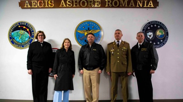 Kathleen Kavalec, ambasadorul SUA în România, a vizitat forţele armate Aliate din România: 