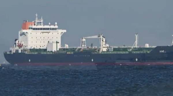 O flotă misterioasă ajută Rusia să transporte petrol în întreaga lume | Ale cui sunt cele 600 de nave 