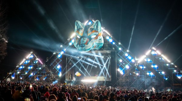 Peste 11.000 de participanți în prima zi a festivalului Massif | Măsuri drastice de securitate