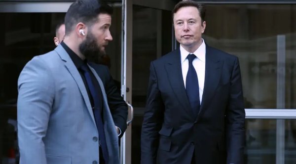 Elon Musk, însoțit de doi bodyguarzi peste tot, chiar și la toaletă, în sediul Twitter. Dezvăluirile unui inginer din companie