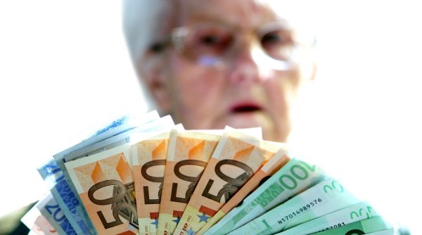 Cât ne costă pensiile speciale ale celor 10.000 de români. Suma pe care o plăteşte statul anual