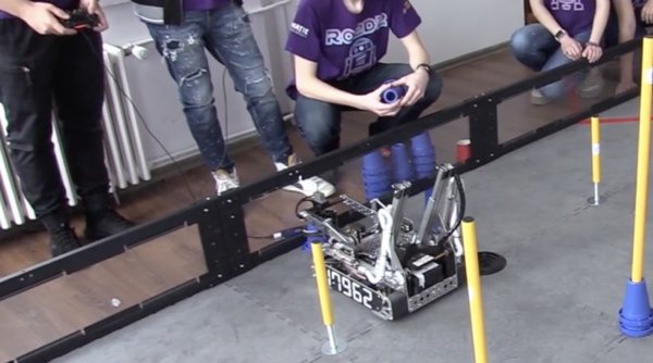 Colegiul din România care va reprezenta țara la Campionatul Mondial de Robotică. Ce invenții au pregătit elevii pentru competiția din SUA