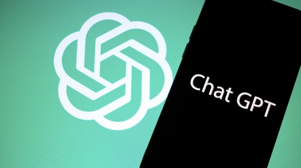 Italia interzice temporar chatbot-ul ChatGPT al OpenAI. Ce nereguli au găsit autoritățile