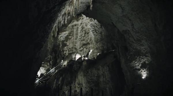 pestera meziad veche impresionanta pestera romania 10 milioane ani