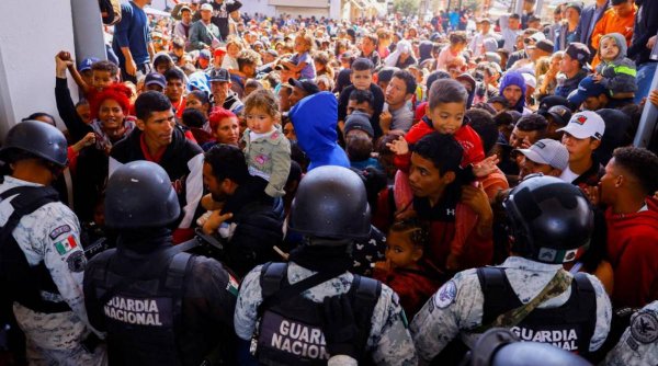 Joe Biden mobilizează 1.500 de soldați la granița cu Mexic, pentru a opri migranții