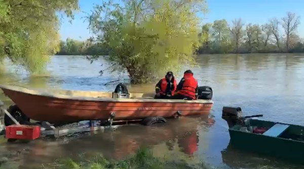 Căutări disperate pe râul Mureş pentru găsirea celor trei persoane dispărute