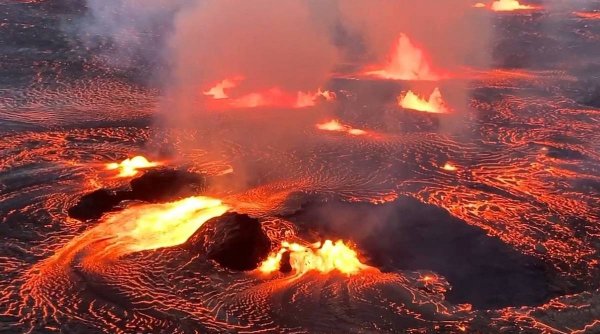 Imagini spectaculoase cu erupția vulcanului Kilauea, din Hawaii