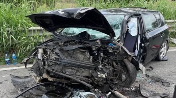  Accident cu patru victime în Tulcea! Șoferii au rămas încarcerați în urma impactului