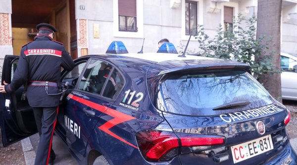 Ce a pățit românca din Italia, care i-a atacat cu papucii în polițiștii veniți să o aresteze