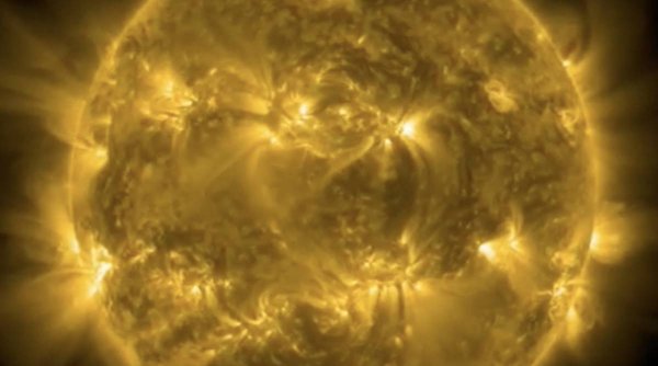 NASA a publicat imagini spectaculoase cu una dintre cele mai intense explozii solare înregistrate până acum