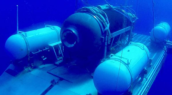 Ultimele ore de aer pe submersibilul Titan, cu care s-a pierdut legătura de duminică | Un robot subacvatic francez ajunge în zonă în cursul serii de miercuri
