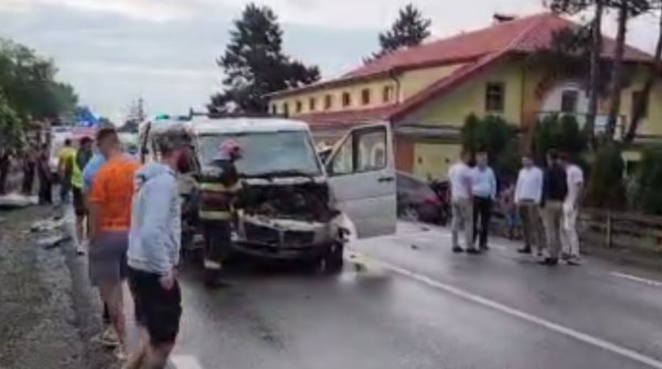 Accident cu 11 victime, printre care şi copii, în Suceava. S-a activat Planul Roşu de Intervenţie