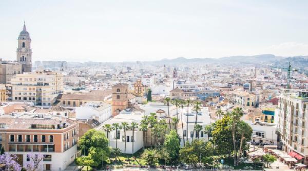 malaga intre confortul plajelor si urmele istoriei europene