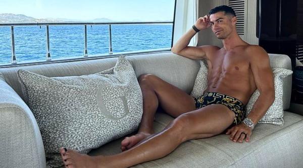 cristiano ronaldo unghii vopsite negru