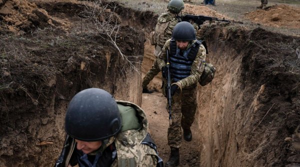 Prețul plătit de ucrainenii care vor să fugă din țară pentru a nu fi luați în armată | Banii mergeau la un oficial militar de la Kiev