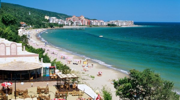 Un copil român de opt ani a murit înecat, în dreptul unei plaje din Bulgaria. Se afla în mare cu mama și fratele lui mai mic