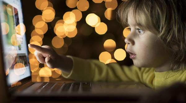 efecte grave ecrane tableta telefon dezvoltare fizica psihica copii