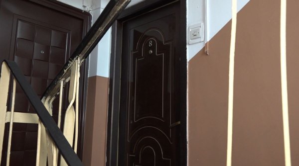 Un bărbat din Ploieşti a stat blocat aproape o săptămână cu un mort în casă
