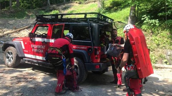 Salvamontiștii intervin pentru a salva o persoană care a făcut AVC pe munte, în Neamț