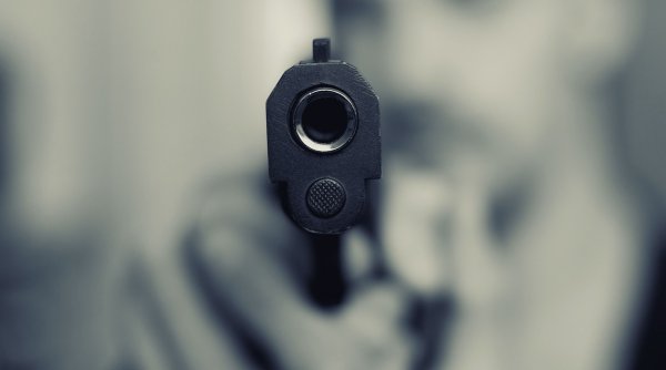 Scandal cu împușcături între dealeri și consumatori de droguri, în Constanța. Fiul unei foste procuroare DIICOT, implicat