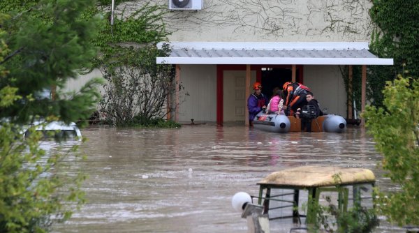 Centrul Greciei, măturat de inundațiile provocate de furtuna Elias. Pagube de două miliarde de euro